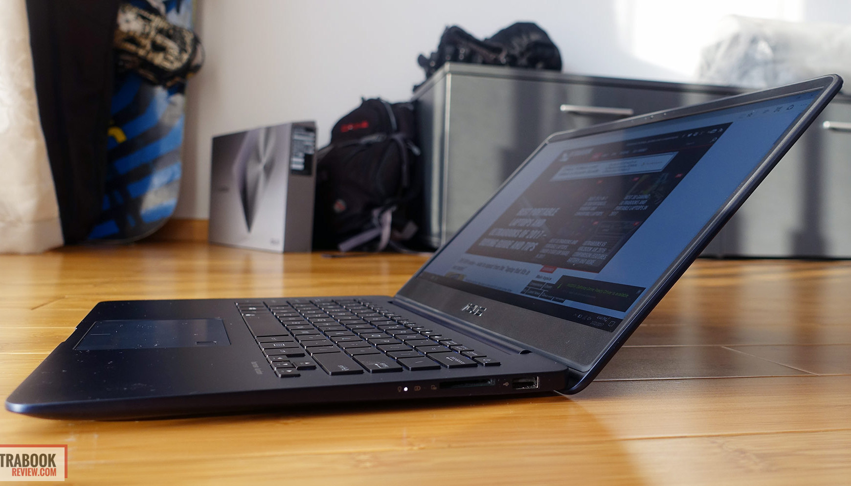  Laptop Asus UX430UQ .jpg